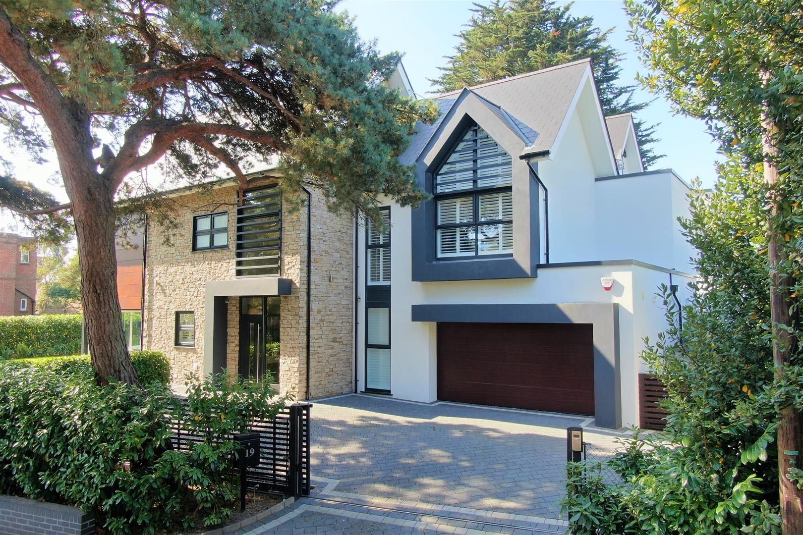 4 Bedroom House Ravine Road, Canford Cliffs, Poole